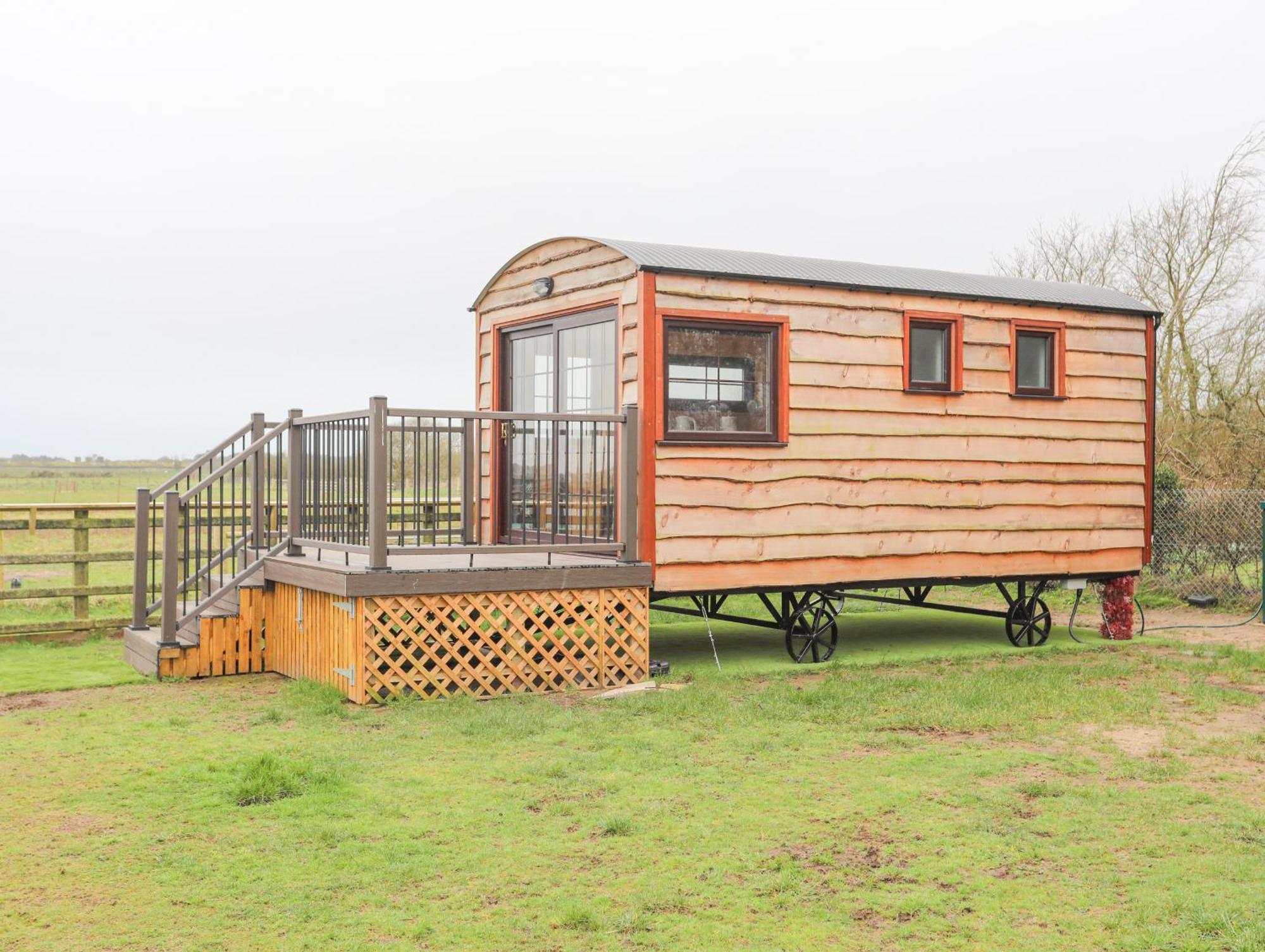 Tal Sarn Shepherd Hut スランヴァイルプールグウインゲル エクステリア 写真